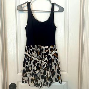 Comfy jumper with tie waist.